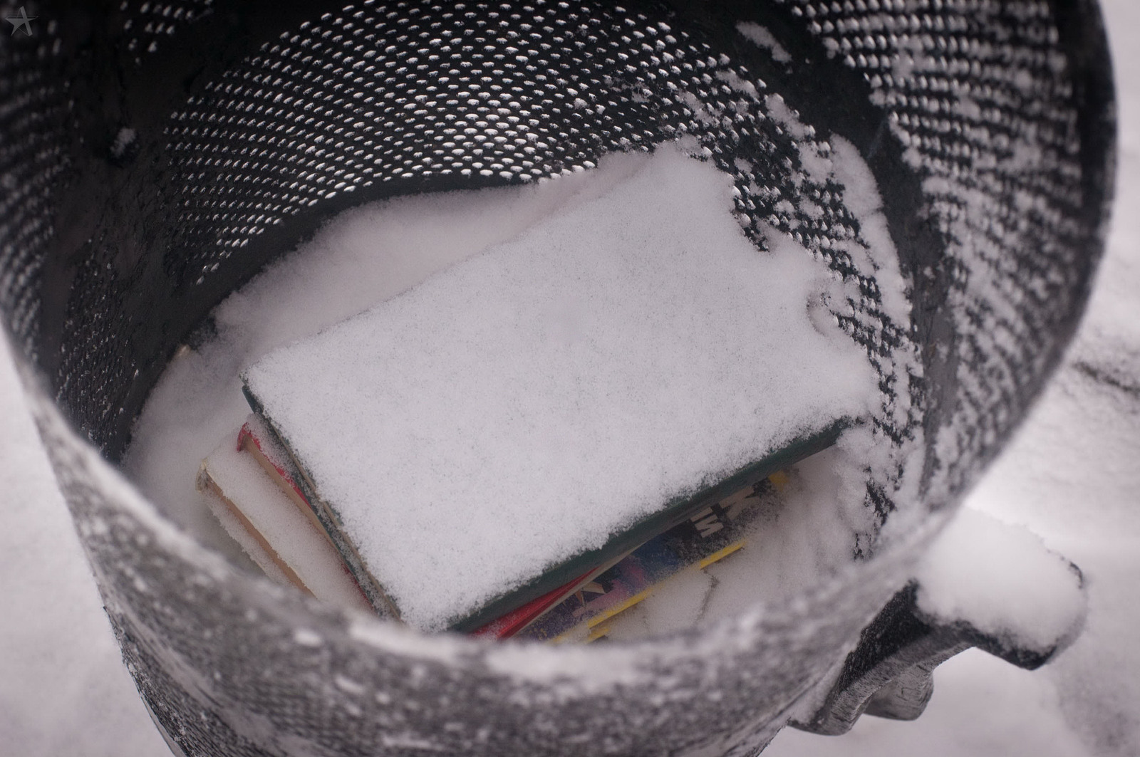 It seems to be just books in an urn, but it looks sad .. - My, Books, Garbage