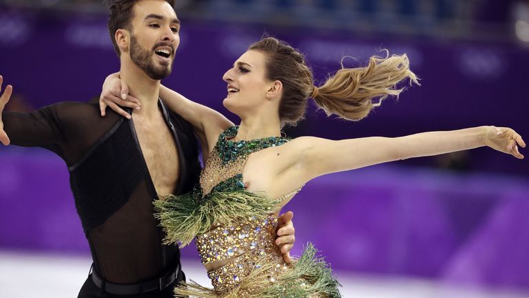 They write that the Frenchwoman's chest fell out during performances in pair skating. Well I do not know... - NSFW, Olympiad, French people, Breast