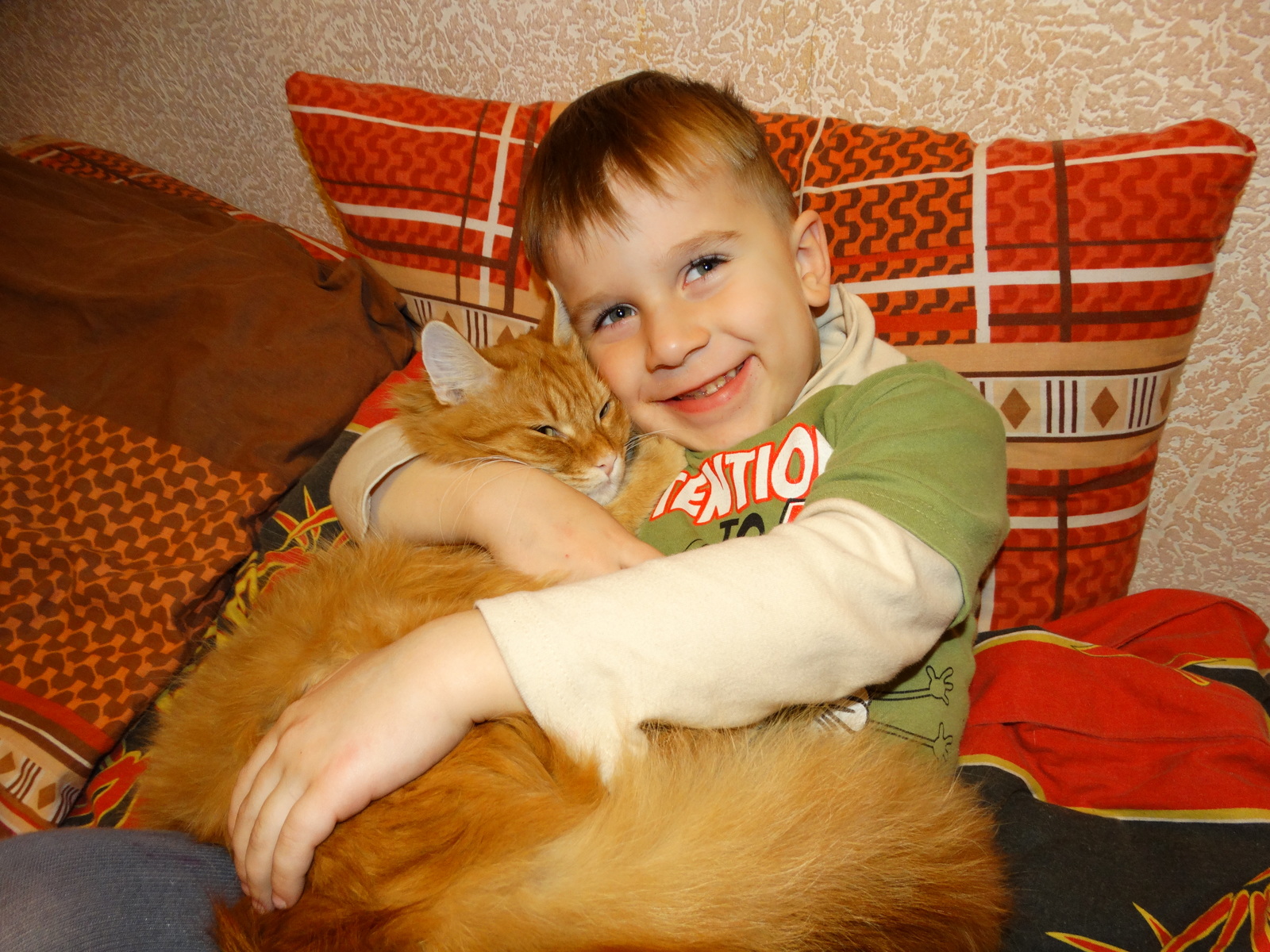 Sweet couple. - Children, friendship, Bed, Boy, Redheads, cat, My