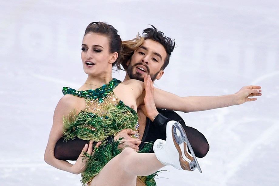 Even boobs didn't help... - France, Olympiad 2018, Figure skating, Strawberry