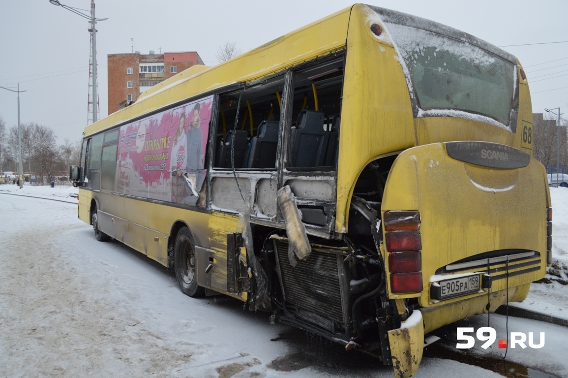 I fell, the passengers screamed. The conductor of bus No. 68 talks about the accident in which a Perm schoolboy died. - Crash, Permian, Death, Video, Longpost