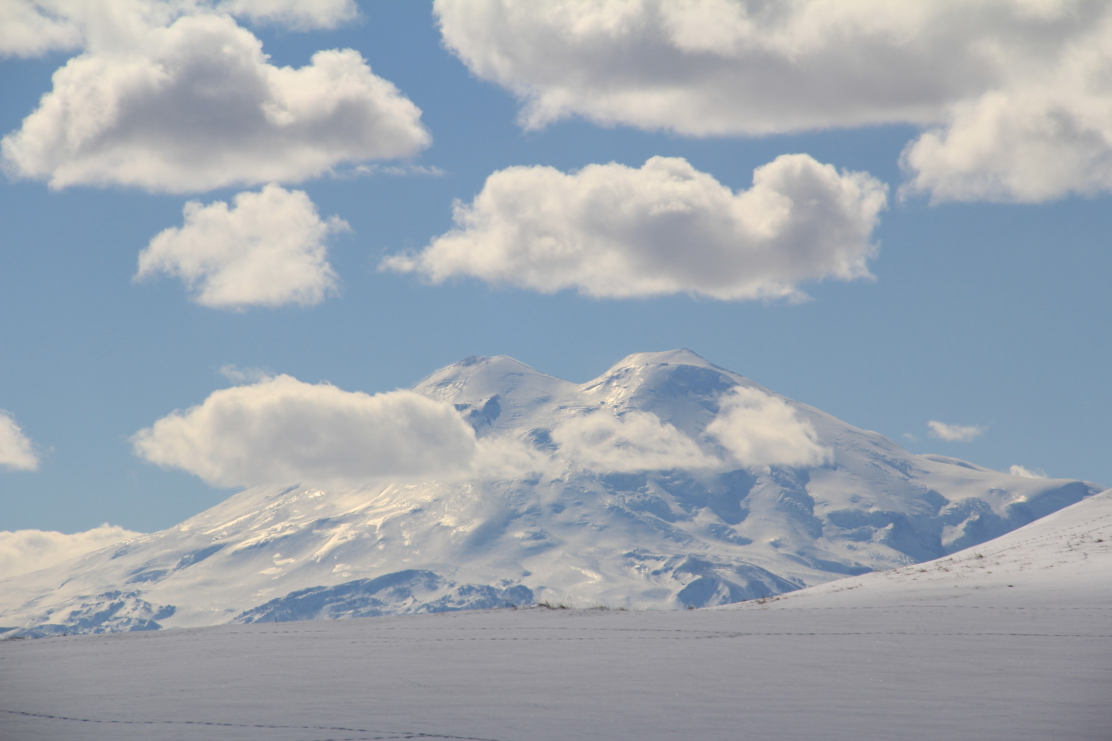 Sketches from work. Elbrus and clouds, white-maned .... - My, The photo, Nature, Longpost, Elbrus, Sky, Clouds