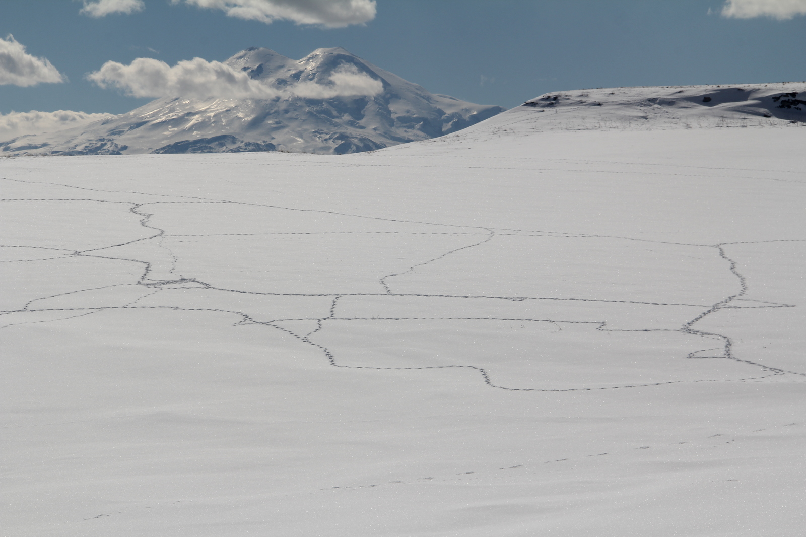 Sketches from work. Elbrus and clouds, white-maned .... - My, The photo, Nature, Longpost, Elbrus, Sky, Clouds