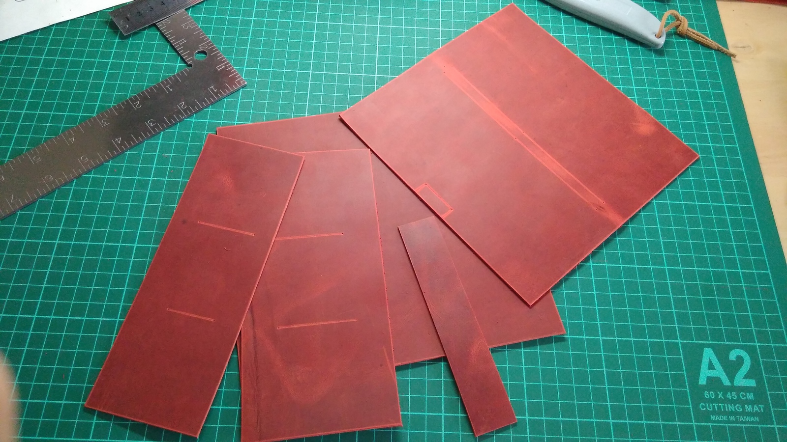 Wallet in red part 1. - My, Needlework with process, Leather craft, Master Class, Wallet, Longpost