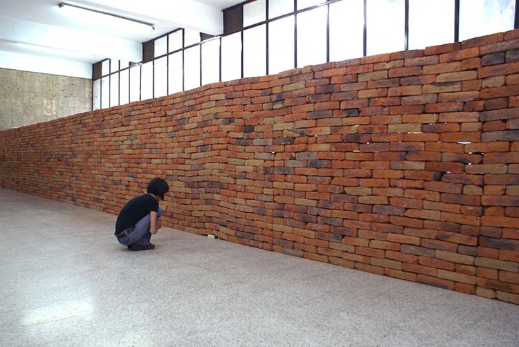 Installation The power of one book - Installation, Books