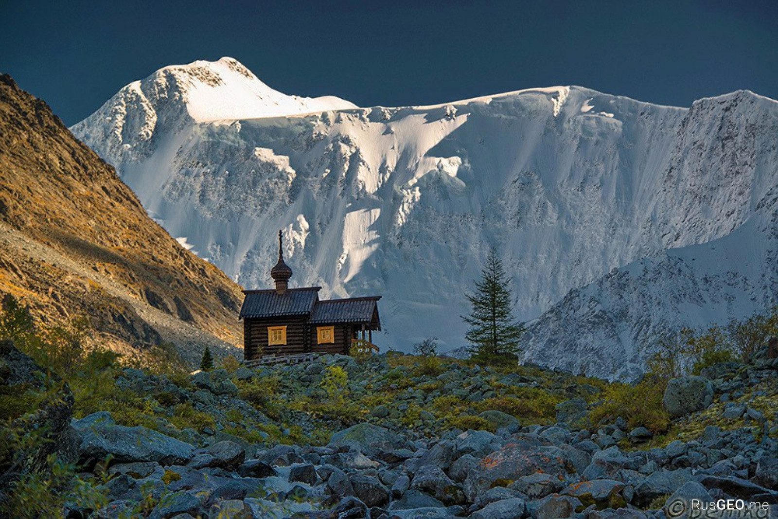 A chapel at the foot of Mount Belukha, where services are held once a year. - Altai, Mountain Altai, Beluga Whale Mountain, Chapel, Longpost, Instagram, Altai Republic