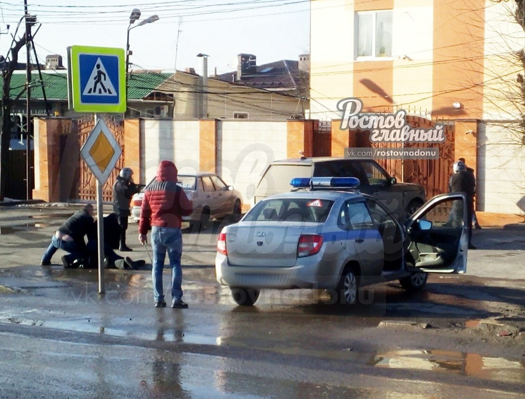 A man armed with a knife attacked passers-by in Rostov-on-Don - Rostov-on-Don, Bandits, Attack, Crime, Longpost