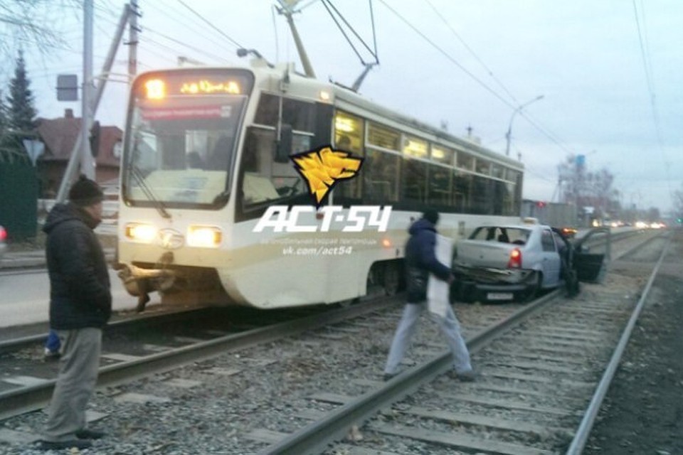 13th tram and his exploits - Tram, Road accident, , Incident, Novosibirsk, Longpost