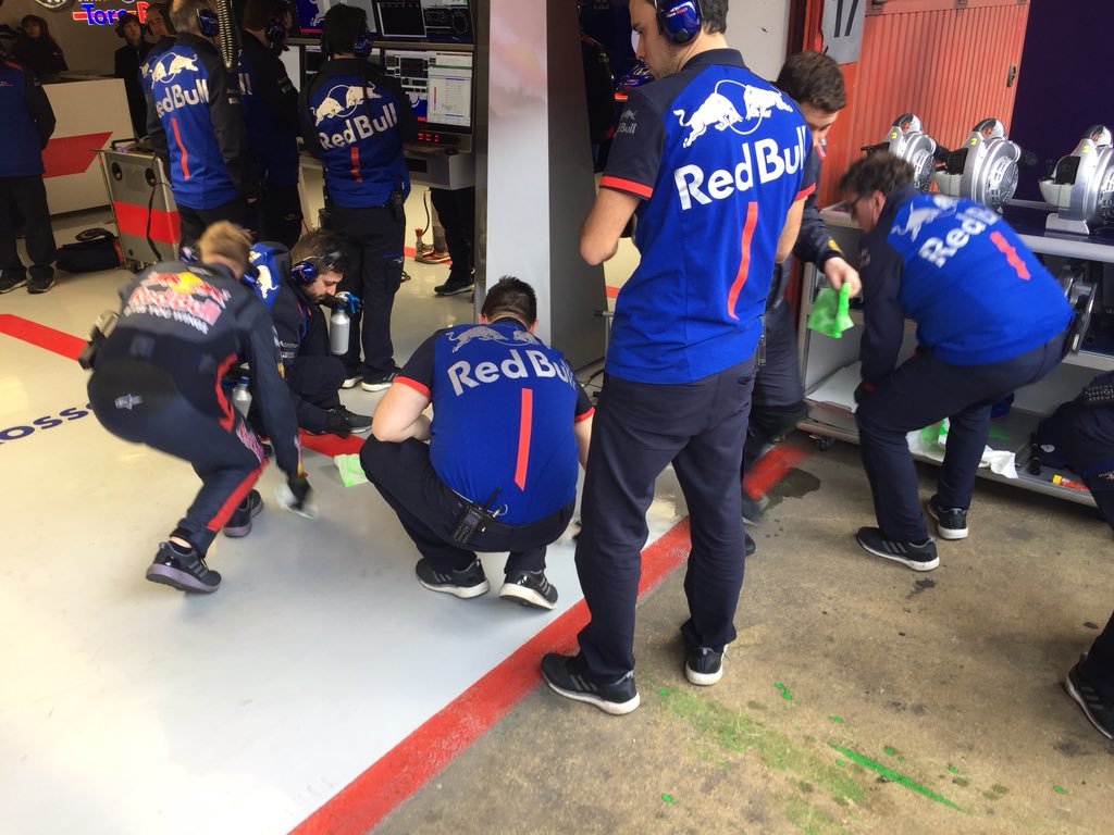 In Toro Rosso screwed up. - Formula 1, Auto, Race, Автоспорт, Sport, Technics, Humor, Jamb, Longpost