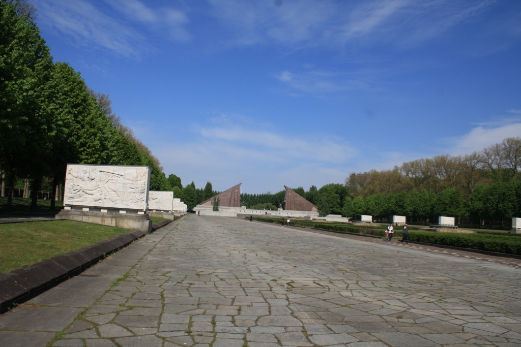 What impressed me the most in Berlin - My, Travels, Berlin, Germany, The Great Patriotic War, People, Treptower Park, Longpost