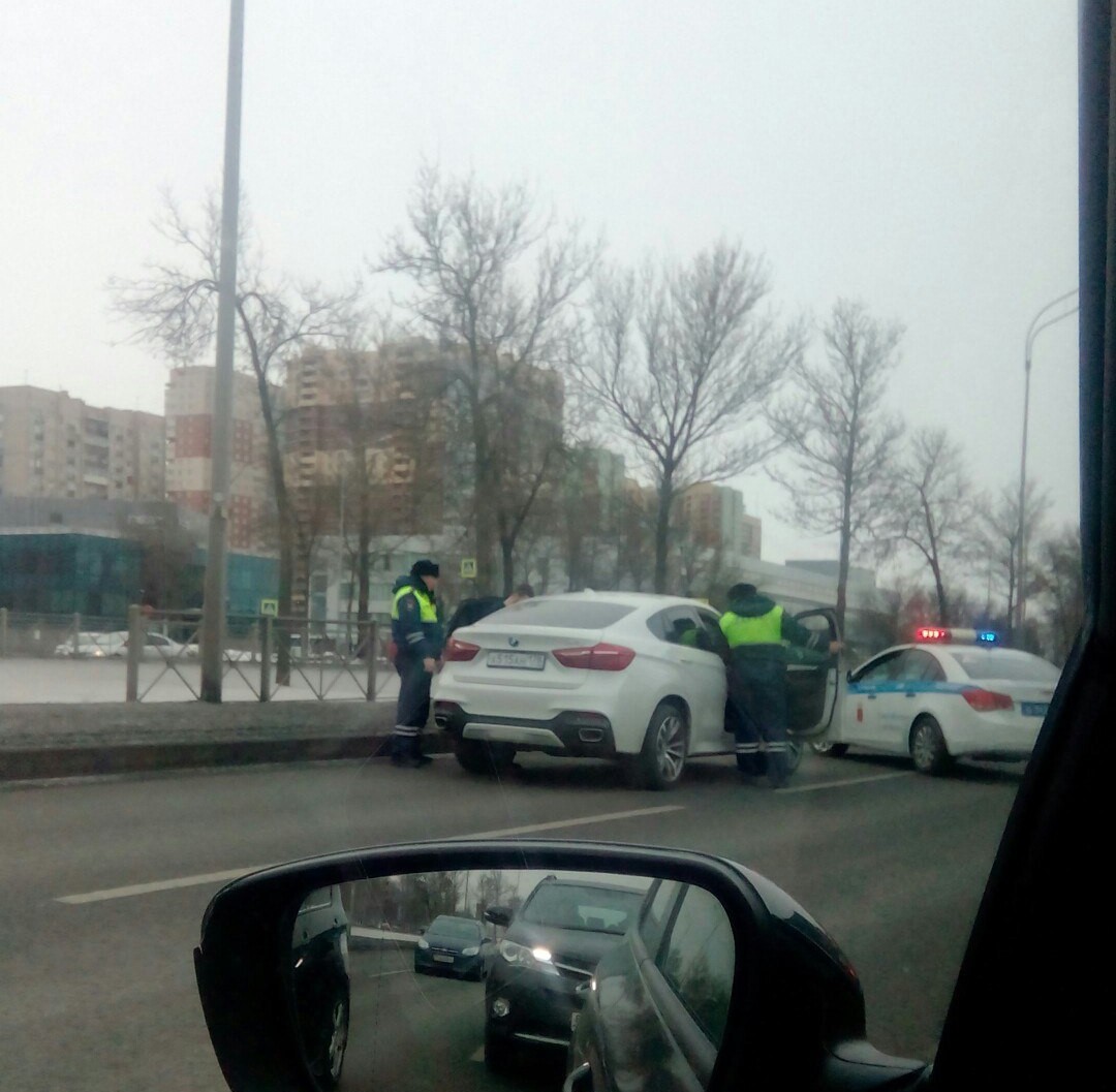 The chase along the Pulkovo highway attracted the attention of drivers. - Погоня, DPS, Drunk Driver, Saint Petersburg, Incident