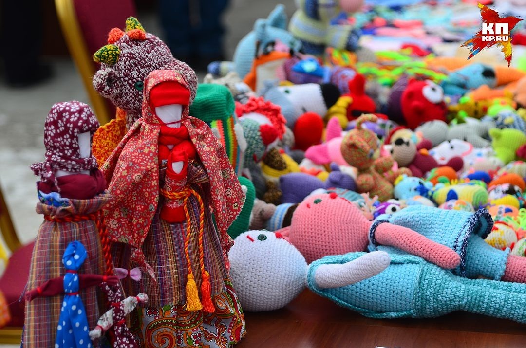 Siberian needlewomen staged a festival of knitted graffiti Everything is connected - Novosibirsk, Graffiti, , Knitting, Siberia, Longpost