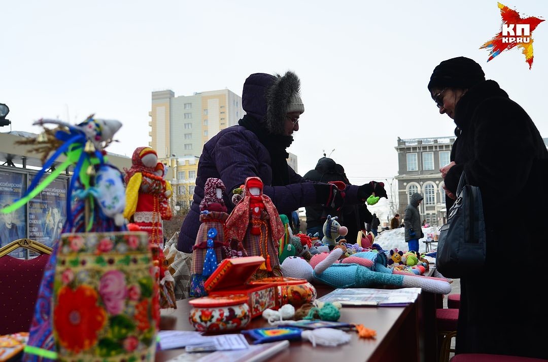 Siberian needlewomen staged a festival of knitted graffiti Everything is connected - Novosibirsk, Graffiti, , Knitting, Siberia, Longpost