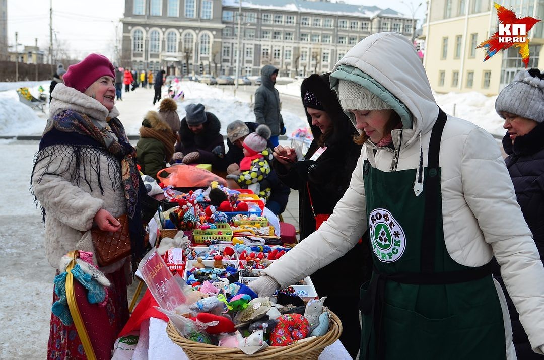 Siberian needlewomen staged a festival of knitted graffiti Everything is connected - Novosibirsk, Graffiti, , Knitting, Siberia, Longpost