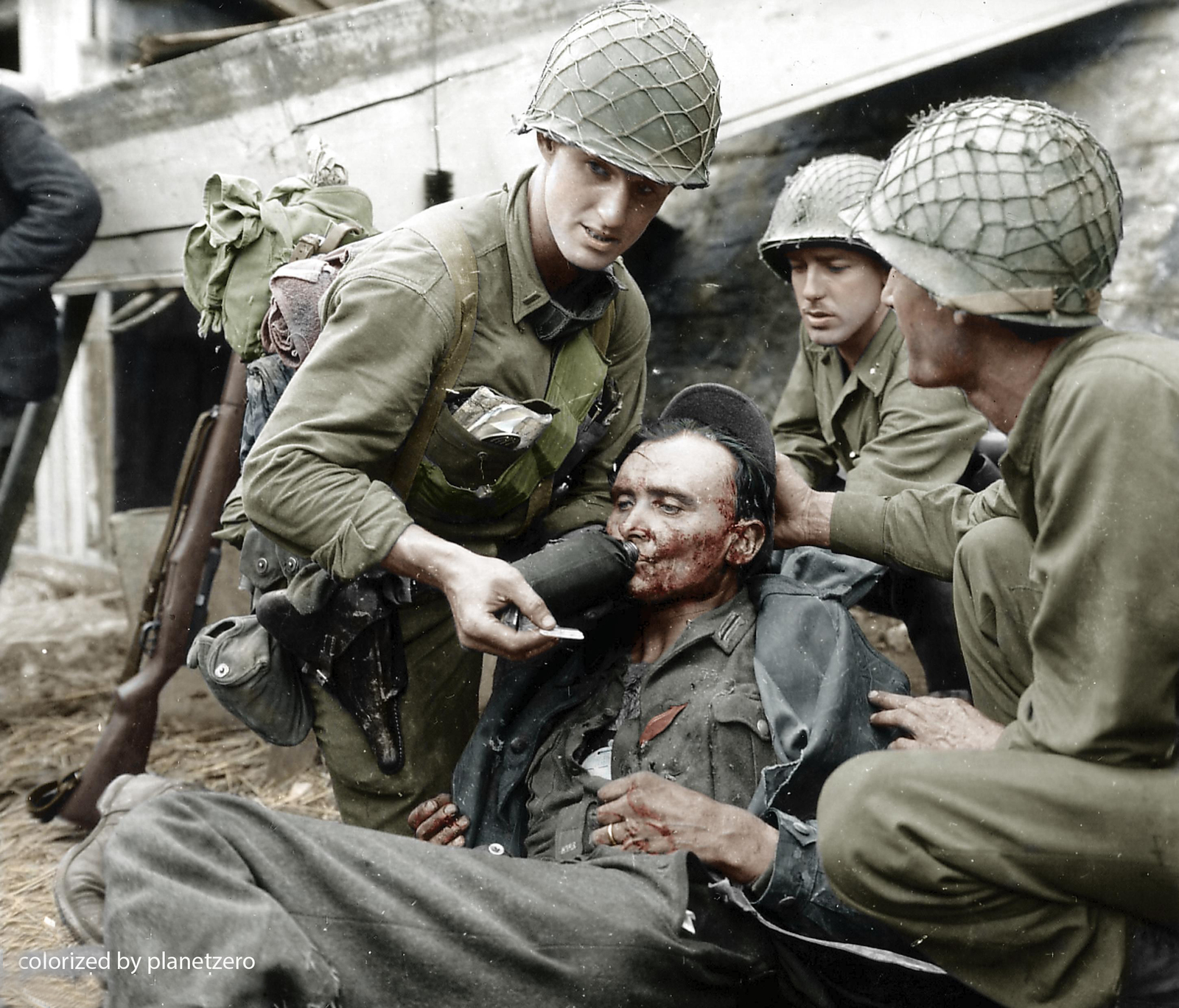 История в цвете. American soldiers give water to a wounded German soldier in Limay, France in 1944. - Моё, Вторая мировая война, Солдаты, Американцы, Франция, 1944, Colorized by planetzero