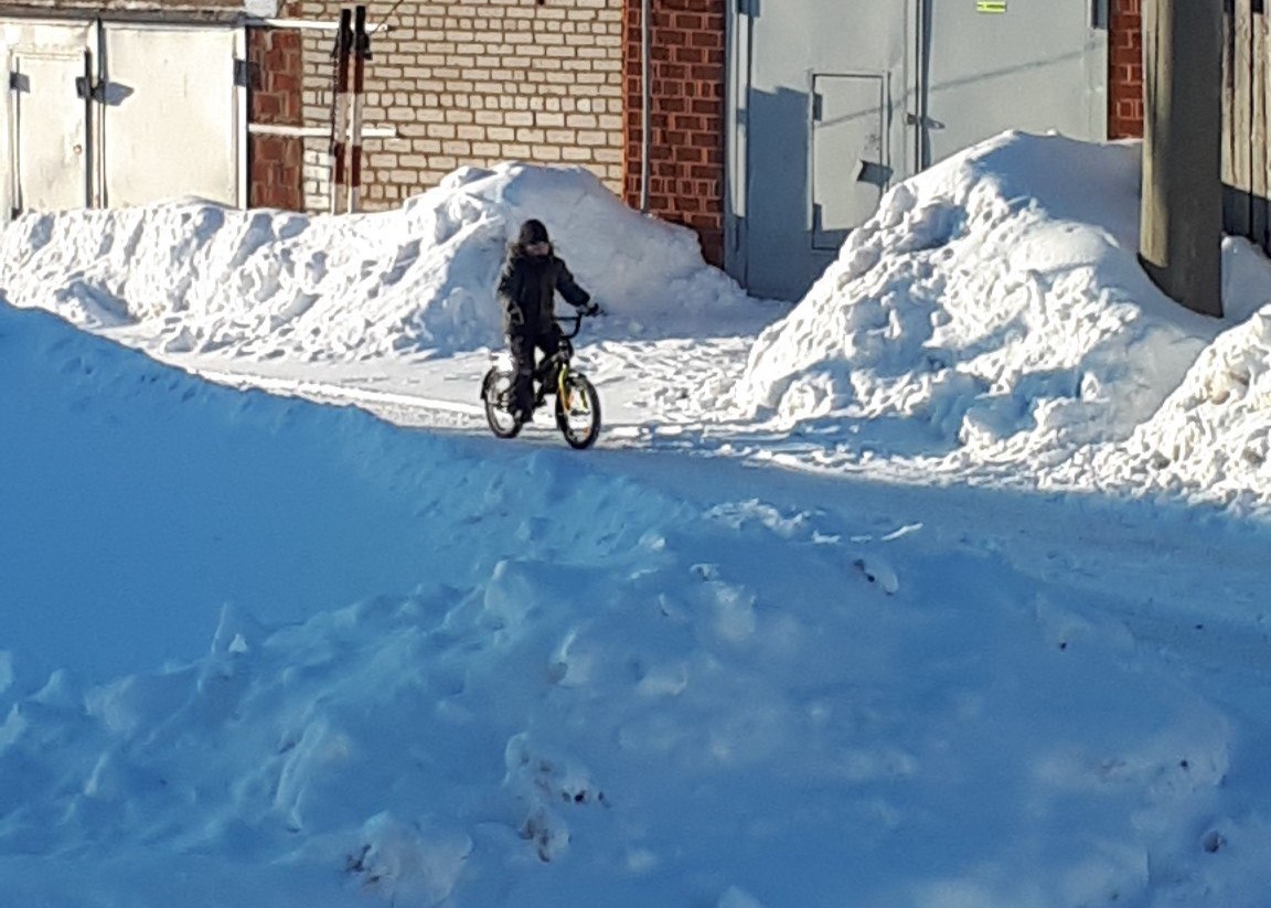 Severe Ural children - My, Spring, , Children, Cycling season, Ural