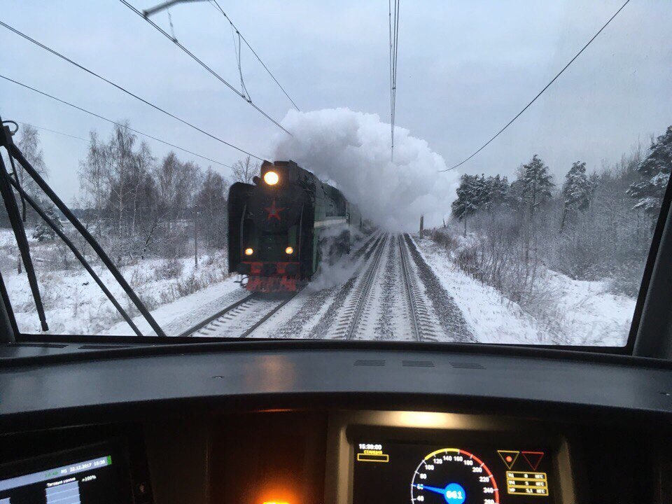 Here is the opposite! - Russian Railways, Meeting, The photo, Locomotive, , A train, Cabin