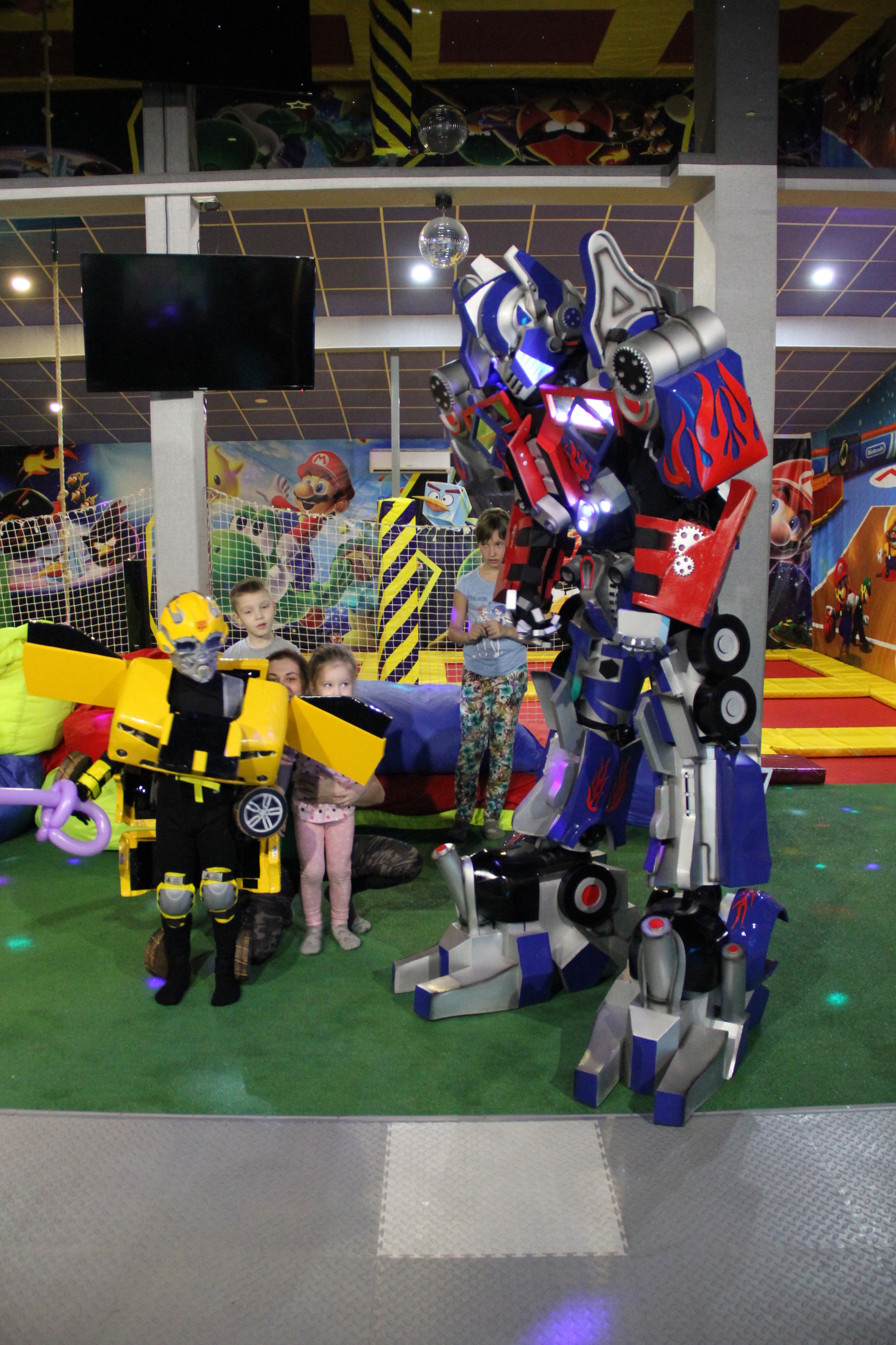 7 крутых костюмов-роботов для шоу