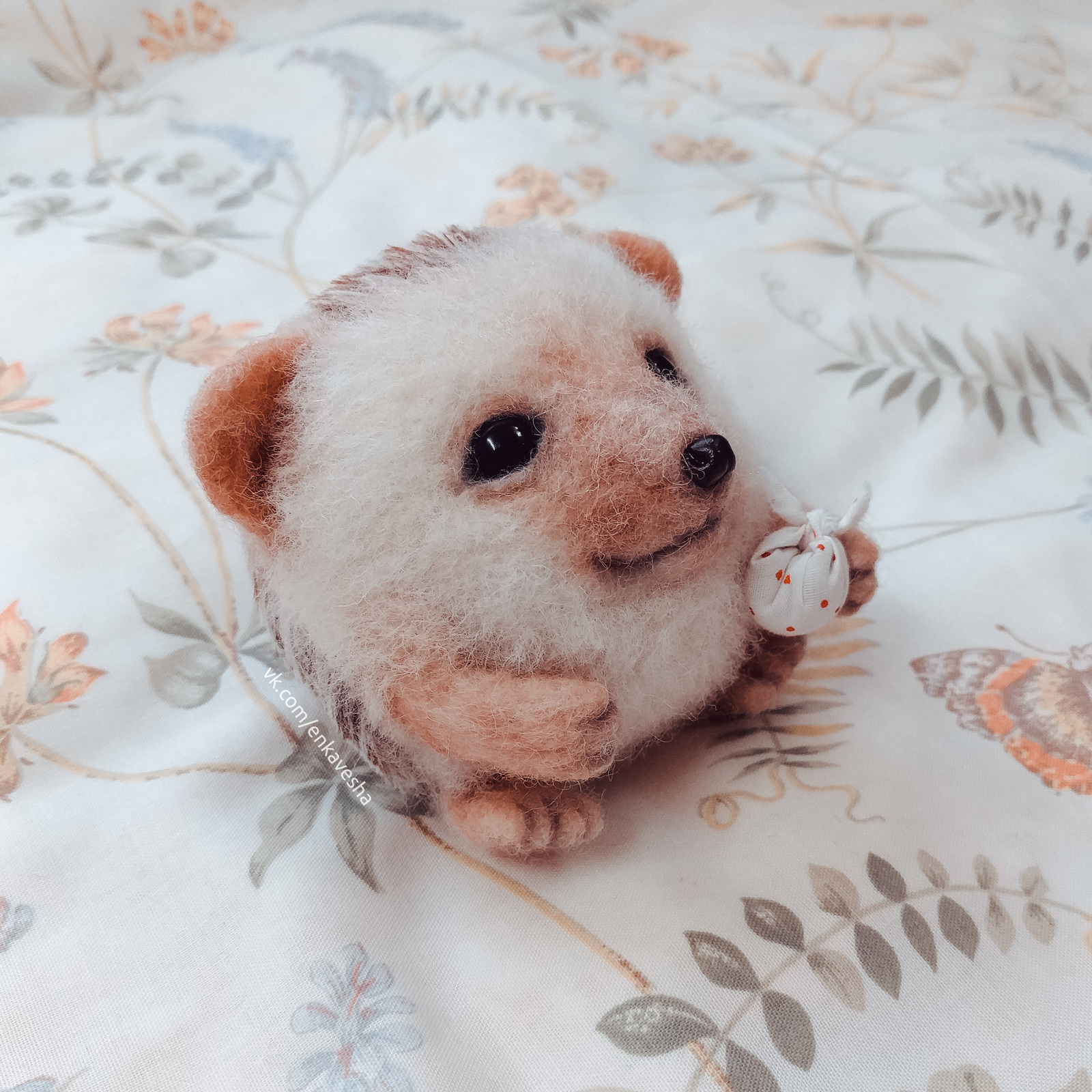 Hedgehog - My, Dry felting, Author's toy, Needlework with process, Needlework, Handmade, Hedgehog, Longpost, The photo