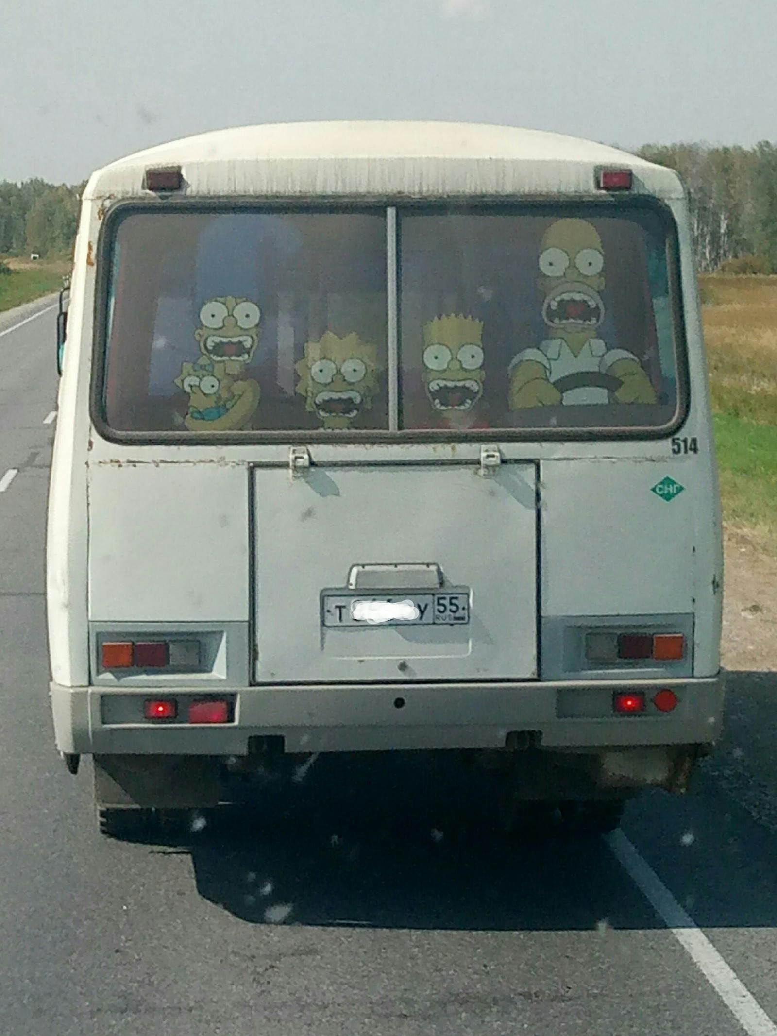 Here, such a funny “tuning” was observed in the fall. I could not resist and took a picture, well, I share with you. First post. Don't drink) - My, Bus, The Simpsons, Creative, Omsk, The photo