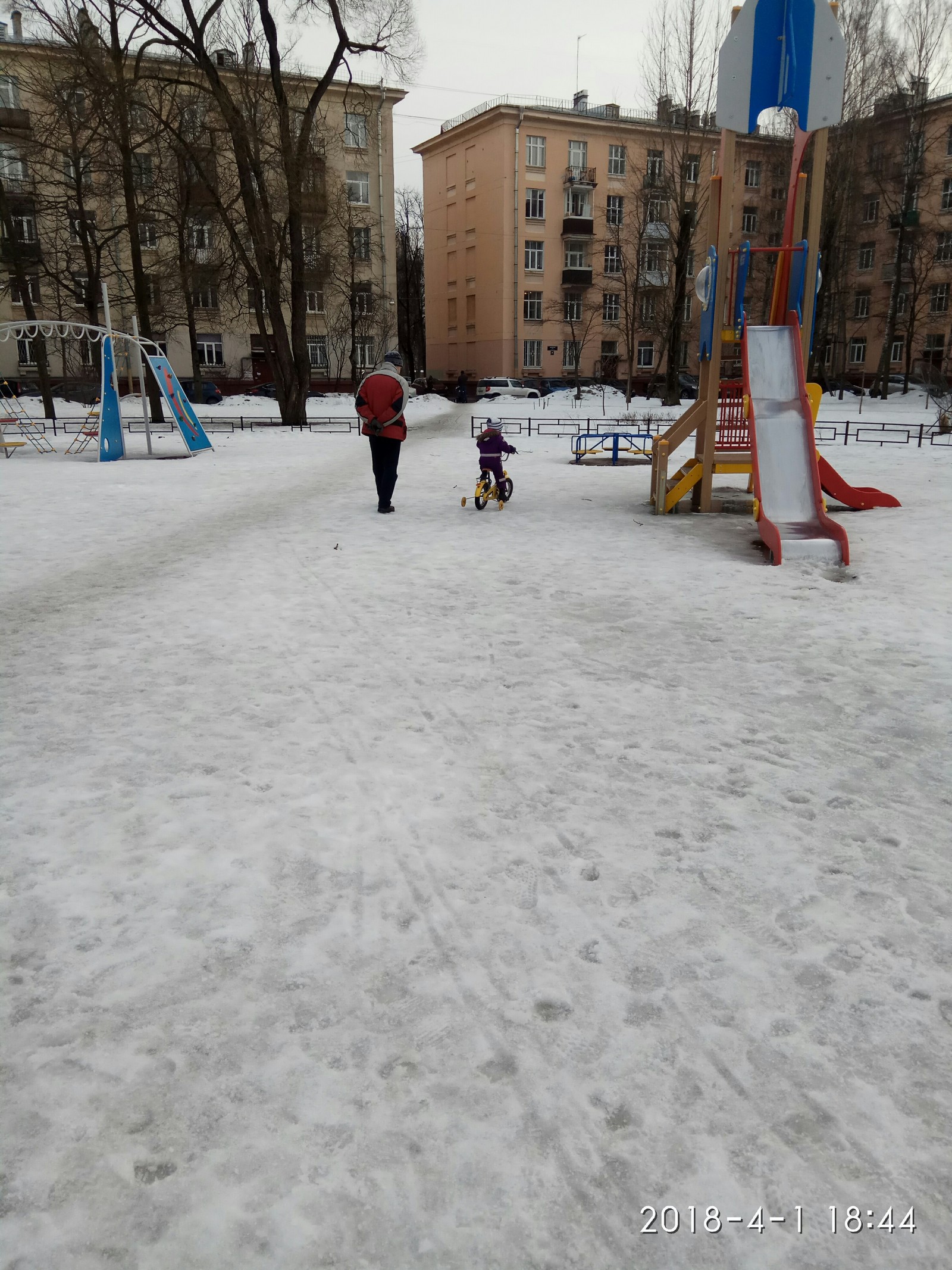 Я сказал Апрель, значит апрель... - Моё, Велосипед, Снег, Дети, Фотография