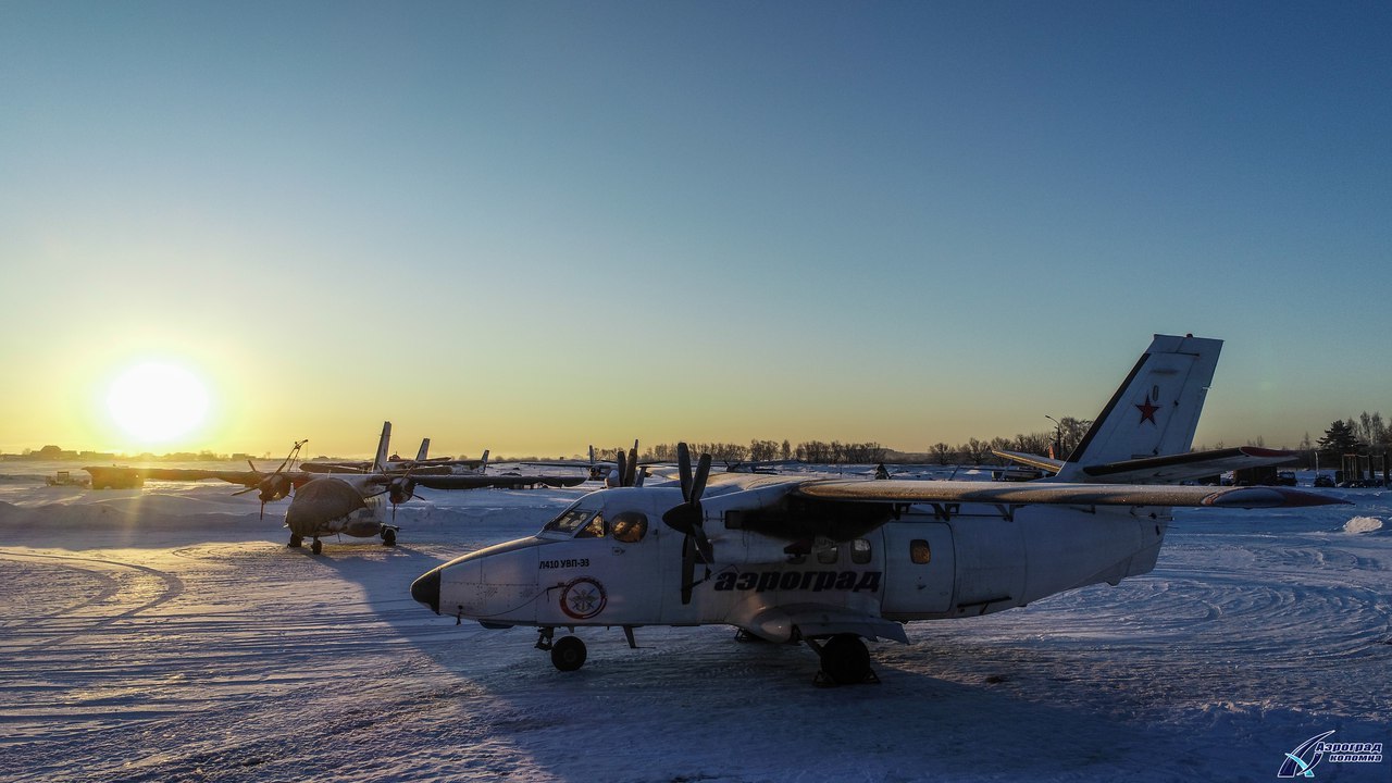 Dawn at the airport - My, Aerodrome, dawn, Beautiful, Airplane, Longpost, The photo