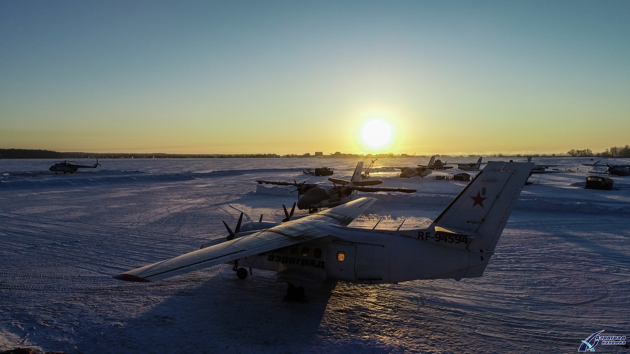 Dawn at the airport - My, Aerodrome, dawn, Beautiful, Airplane, Longpost, The photo