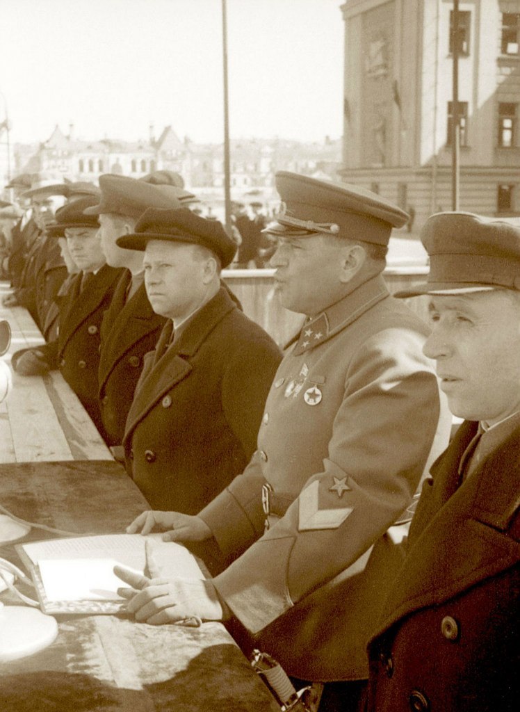 Parade in Kuibyshev on May 1, 1941 - Samara, Interesting, The photo, Story, Military, 1941, Parade, Retro, Longpost