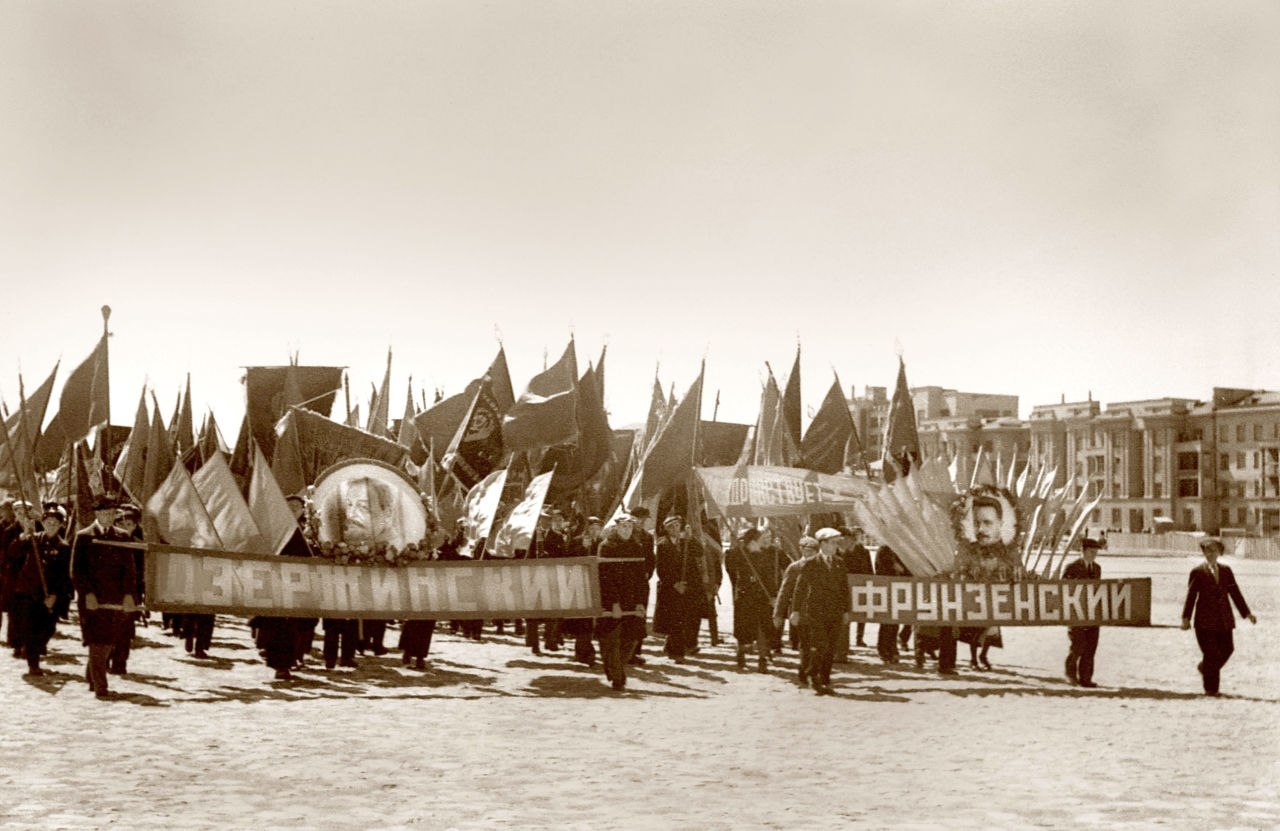 Parade in Kuibyshev on May 1, 1941 - Samara, Interesting, The photo, Story, Military, 1941, Parade, Retro, Longpost