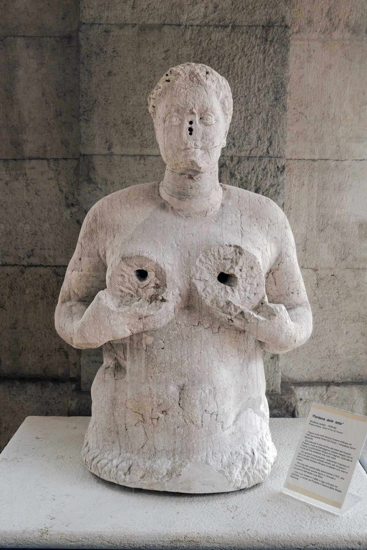 Historic fountain in Treviso, Italy - Italy, Fountain, Sculpture, Longpost