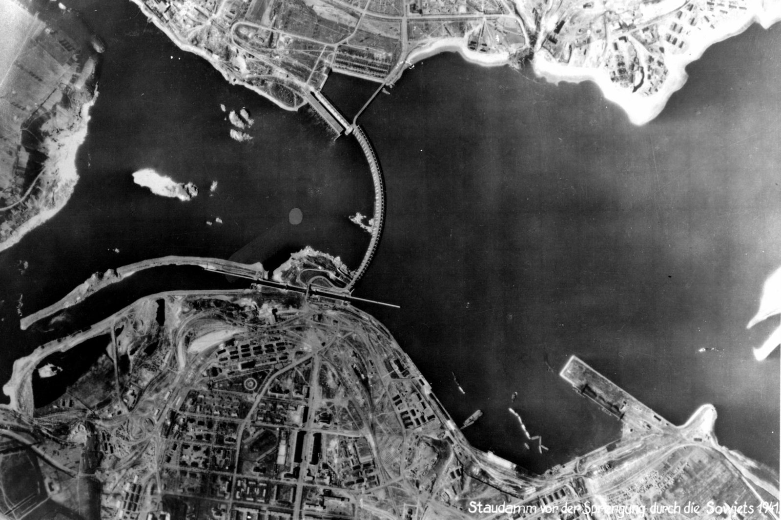 Pictures of the DneproGES dam and its environs were taken in 1941-1944 by the German military - Dneproges, Zaporizhzhia, The photo, Longpost