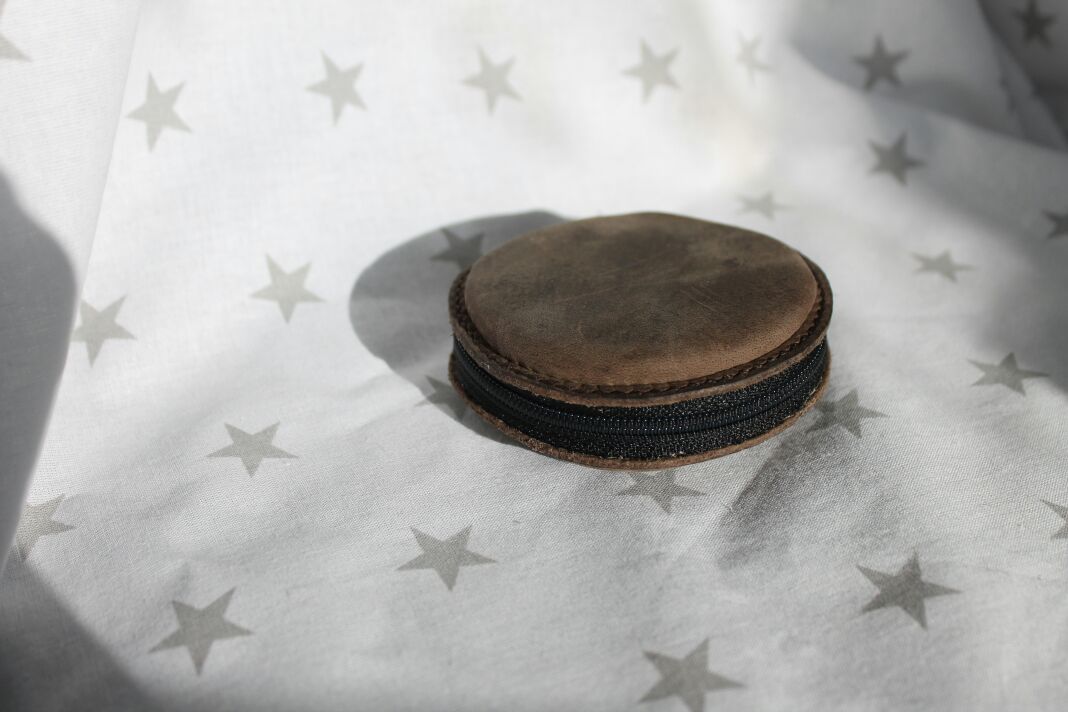 The first steps are very difficult ... Part-4 (Miscellaneous trifle - Business card holder and experimental case for headphones) - My, Natural leather, Leather, Handmade, Leather products, Leather craft, Needlework, Needlemen, Longpost