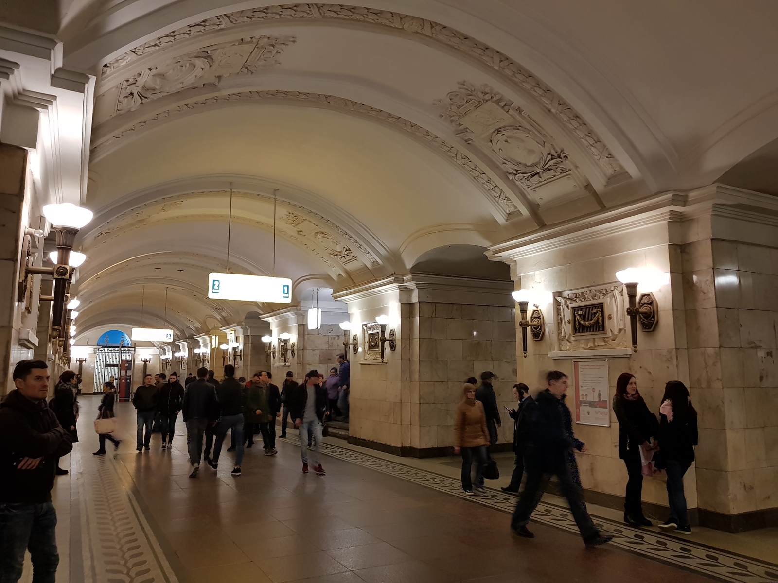 Station of the circle line Oktyabrskaya. - My, Metro, Moscow, Excursion, Oktyabrskaya, Longpost