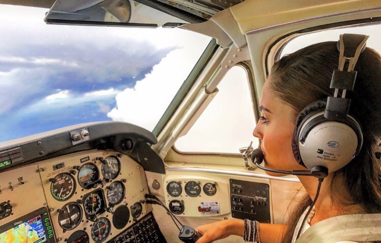 Girl pilot - Beautiful girl, Girls, Pilot, Airplane, Longpost