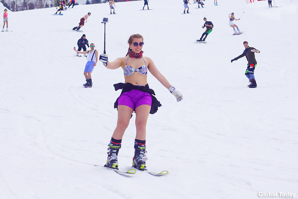 Descent in bikini-2018, Sobolinaya Mountain, Baikalsk - My, Baikal, Baikalsk, , , , Tourism, Youth, Skis, Longpost