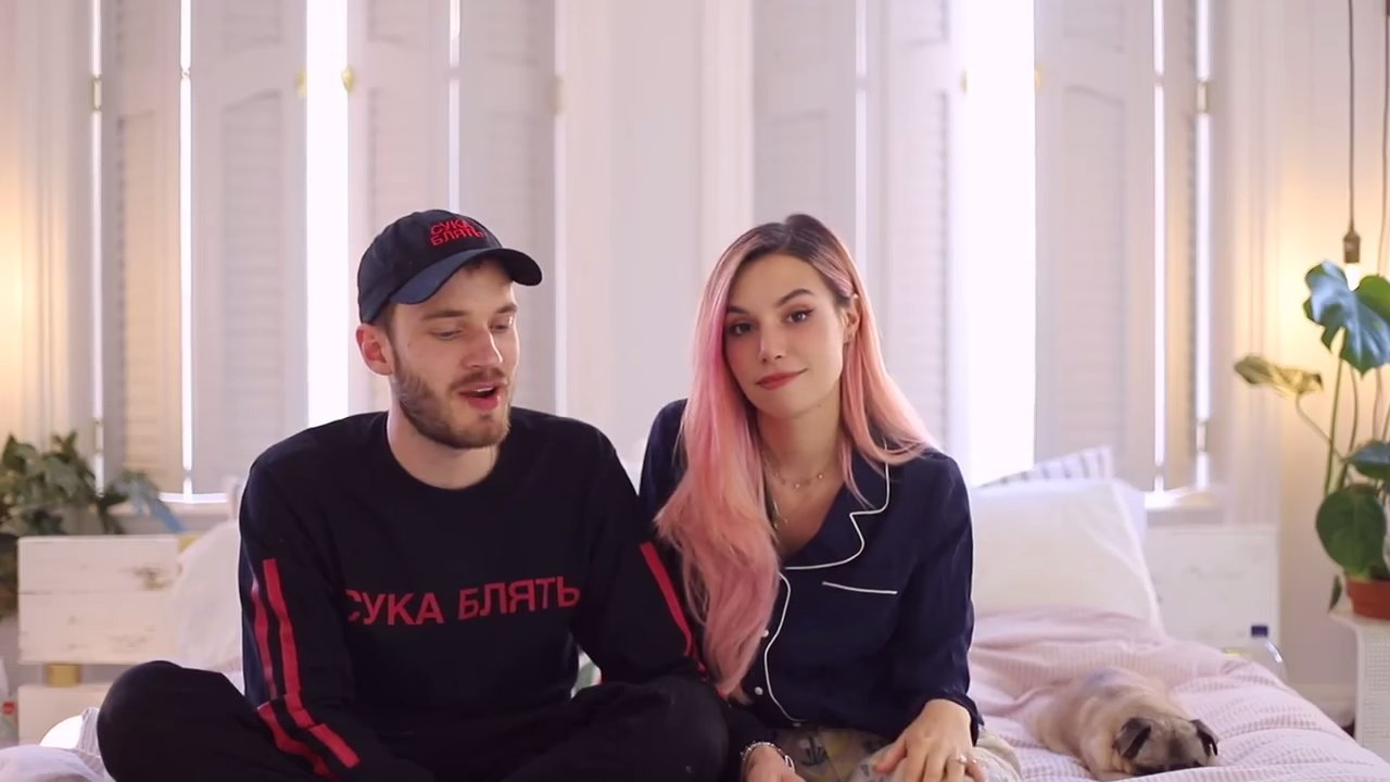 Название видео и одежда. - Свадьба, YouTube, Стрим, Стримеры, Мат, Видео, Pewdiepie