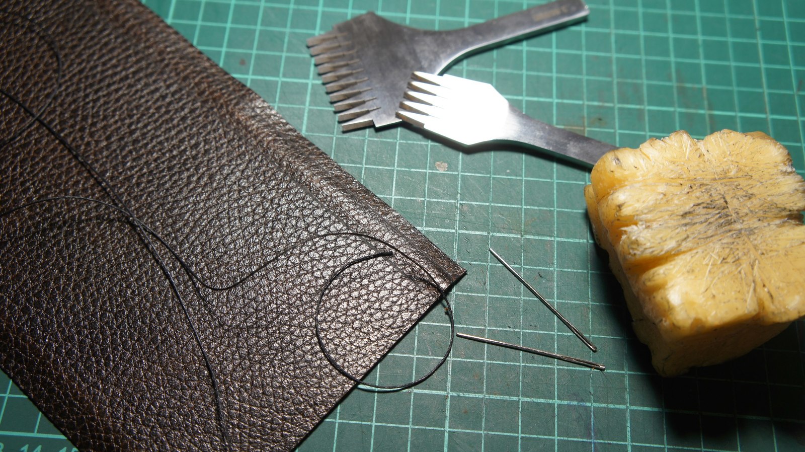 Skin work. Classic wallet. - My, My, Leather, Handmade, Wallet, Needlework without process, Longpost, Ilyamuromskiy