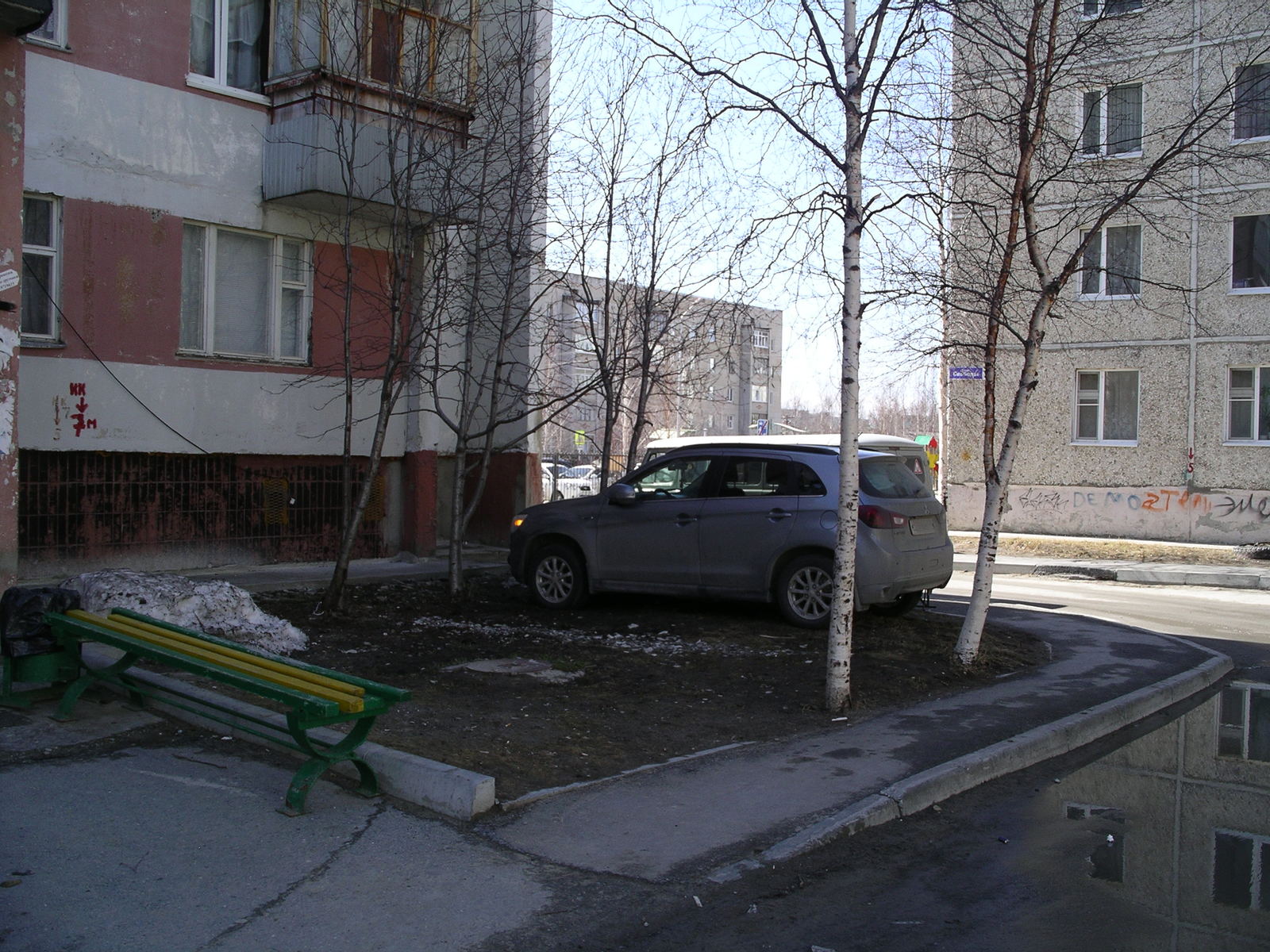 In the Administrative Code of Russia, a new single fine for parking on lawns will be introduced in the near future - Auto, Неправильная парковка, Lawn, Beautification, Longpost