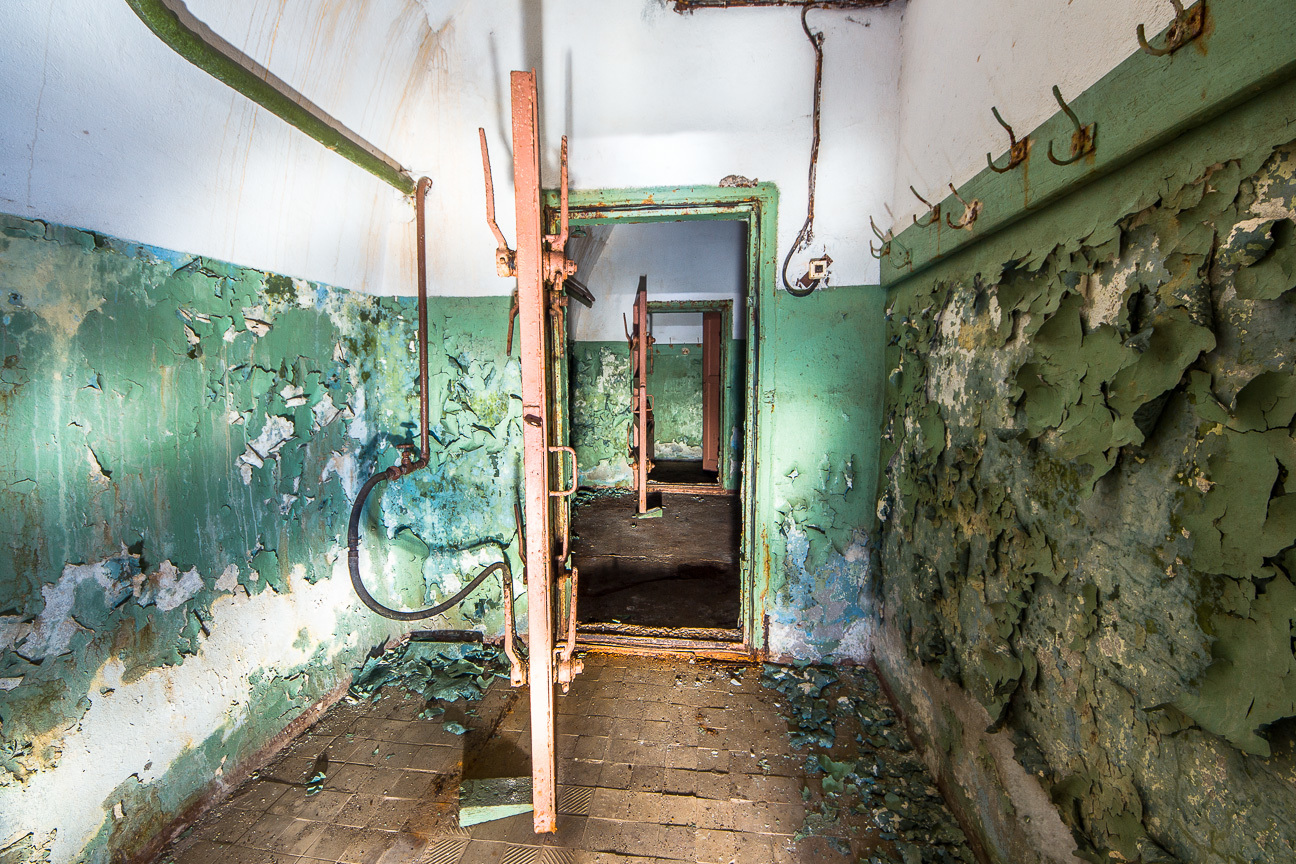 Abandoned rock shelter with Water Cans - My, Urbanturism, Abandoned, the USSR, Urbanphoto, Longpost