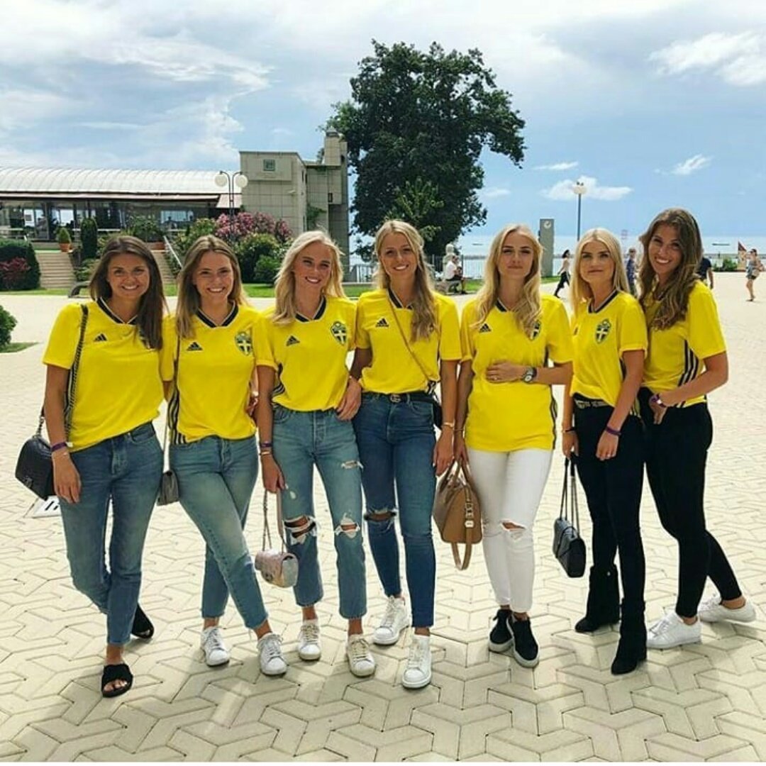 Swedish fans in Sochi. - Football, Girls