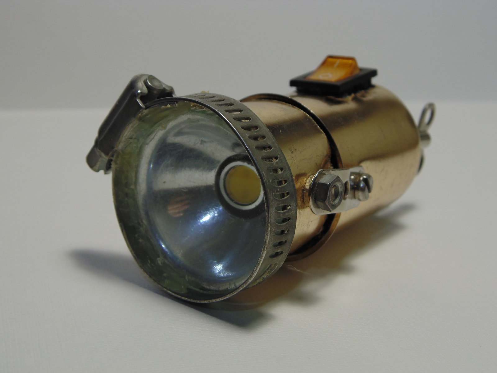 Самодельный фонарь. Самодельный фонарь на 18650. Самодельный светодиодный фонарик. Самодельный фонарик на светодиодах. Самодельная линза на фонарь.
