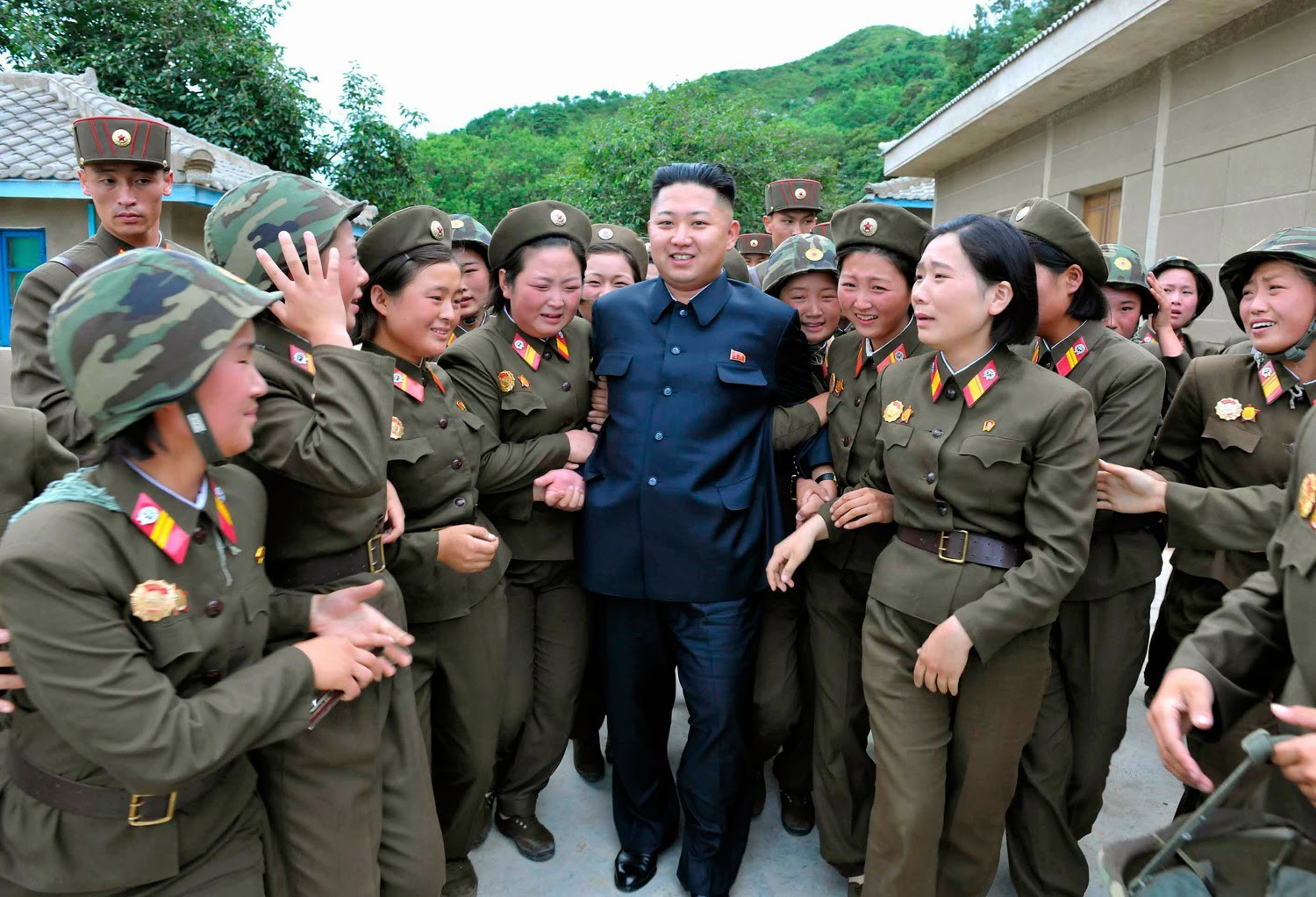 North Korea is a unique and highly controversial country. Everyone thinks that people live there like in a prison, but in fact they are happy. - North Korea, Happiness, Leader, Longpost, The photo