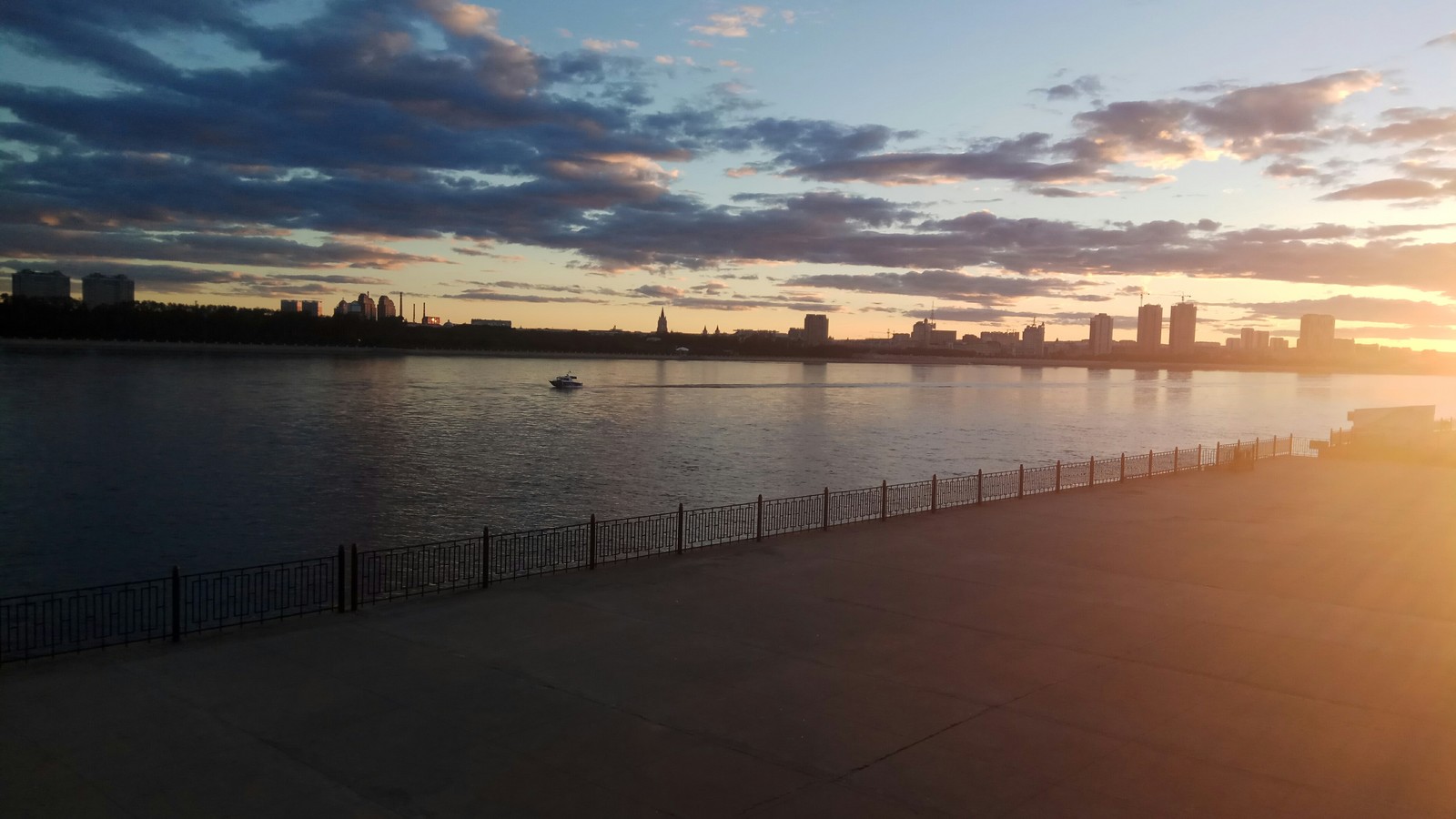 Embankment of Blagoveshchensk (Amur Region) - My, Дальний Восток, Amur region, Amur River, Heihe, Longpost