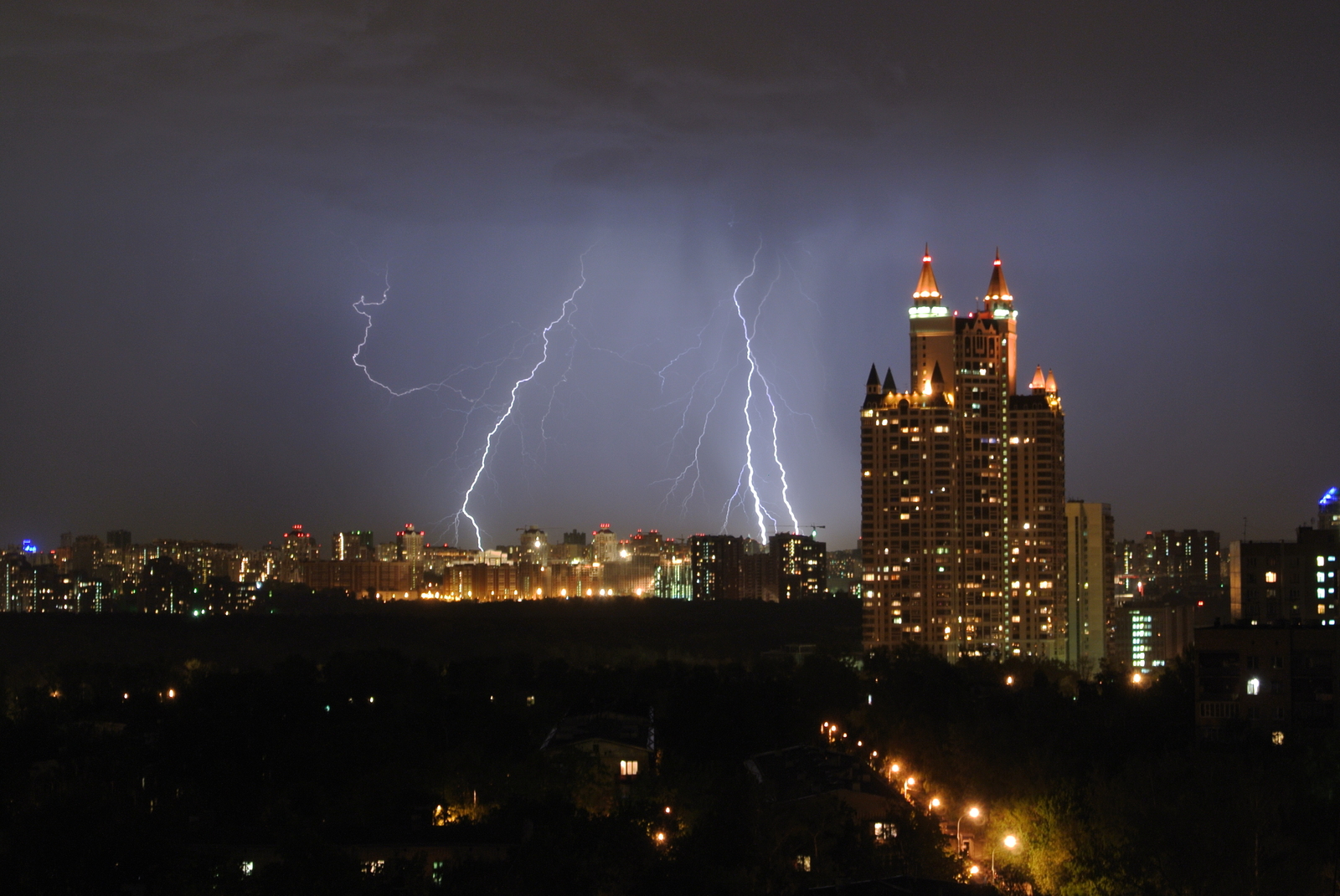 Thunderstorm in Moscow, distant 2013 - My, Moscow, Thunderstorm, Element, Longpost