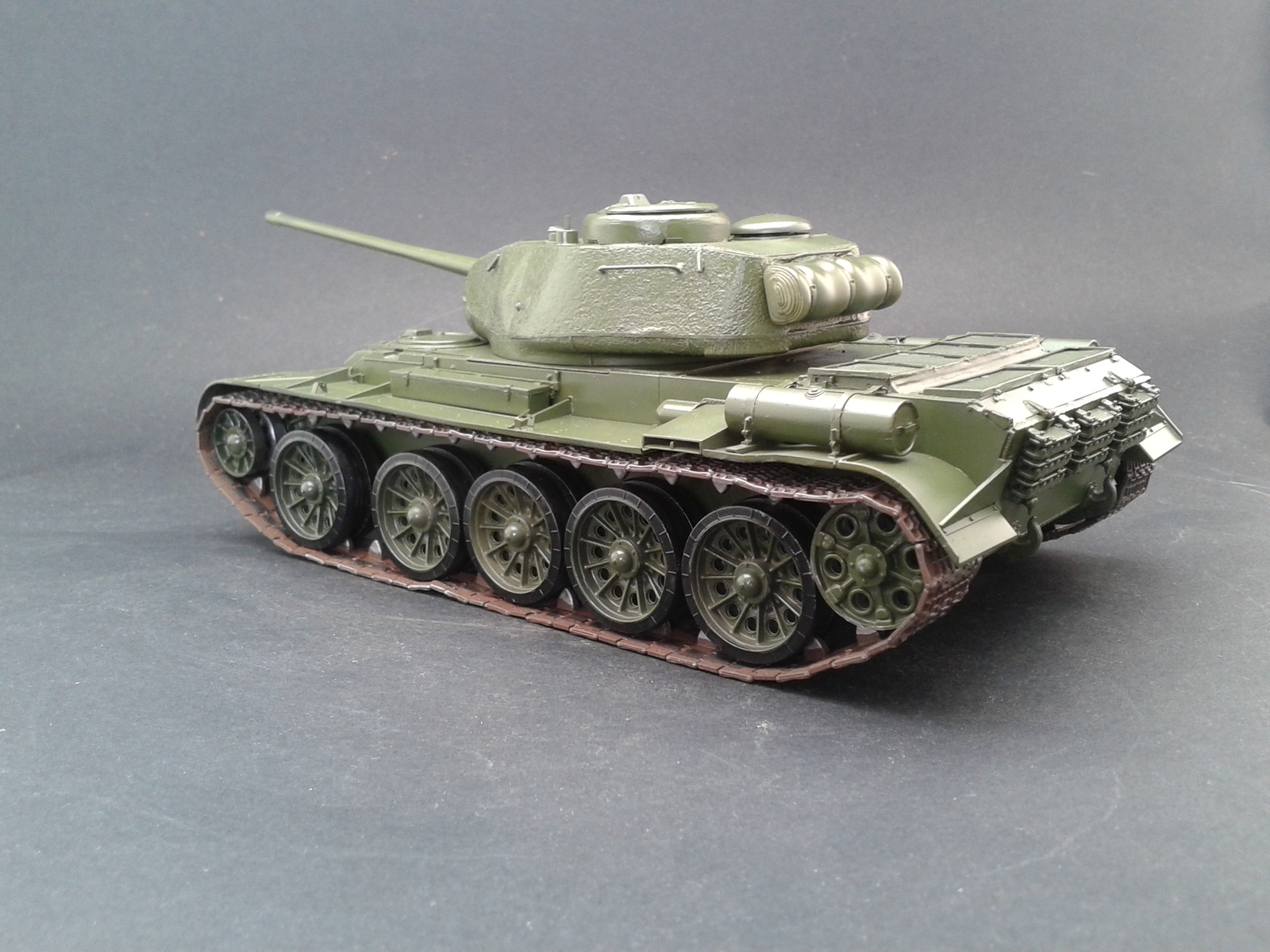 Model of the Soviet T-44 tank from Miniart in 35th scale. - My, Stand modeling, Tanks, Interior, Longpost