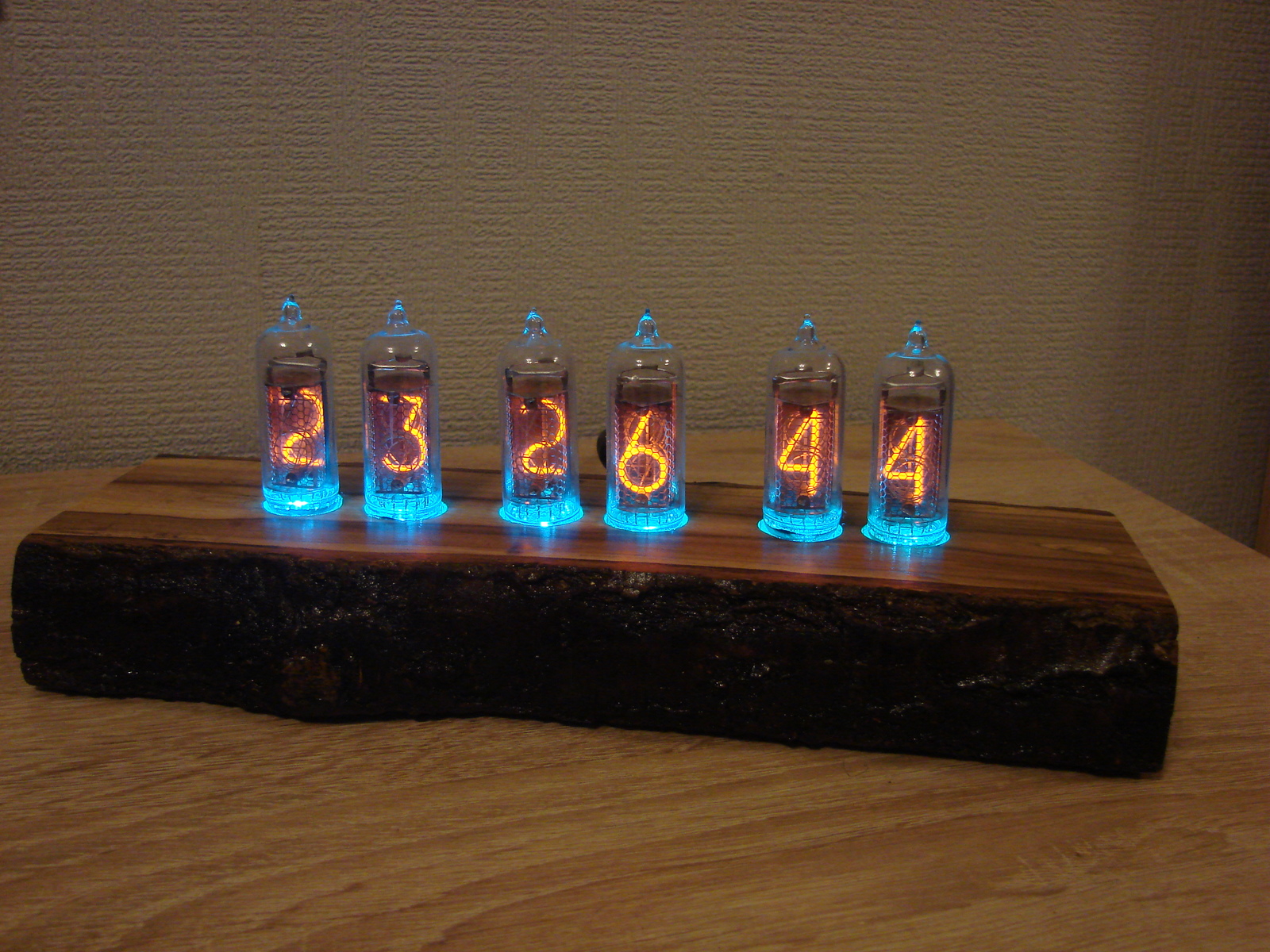 Ascetic watches on gas discharge indicators or Nixie Clock - My, Watches on the GRI, In-14, , Vacuum tubes, Nixie clock, Clock, Longpost, , Lamp clock