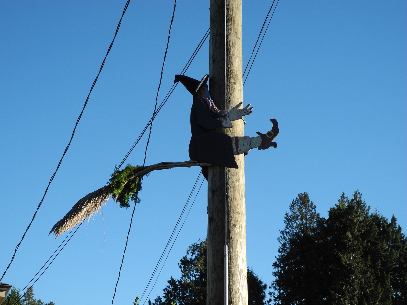 I flew to the Sabbath against the wind, and now ... - Witches, On a broomstick, , , Pillar, Undershoot