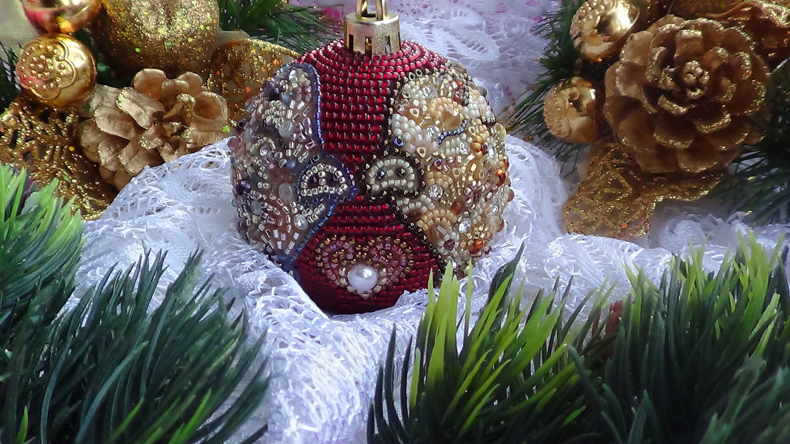 Christmas tree toy pigs in love - My, Bead jewelery, Christmas decorations, Needlework without process, Longpost, , Beads