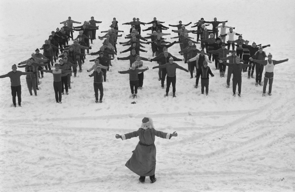 Новый Год в СССР (подборка фотографий) - СССР, Новый Год, Поздравление, Улица, Площадь, Дед Мороз, Люди, Подборка, Длиннопост