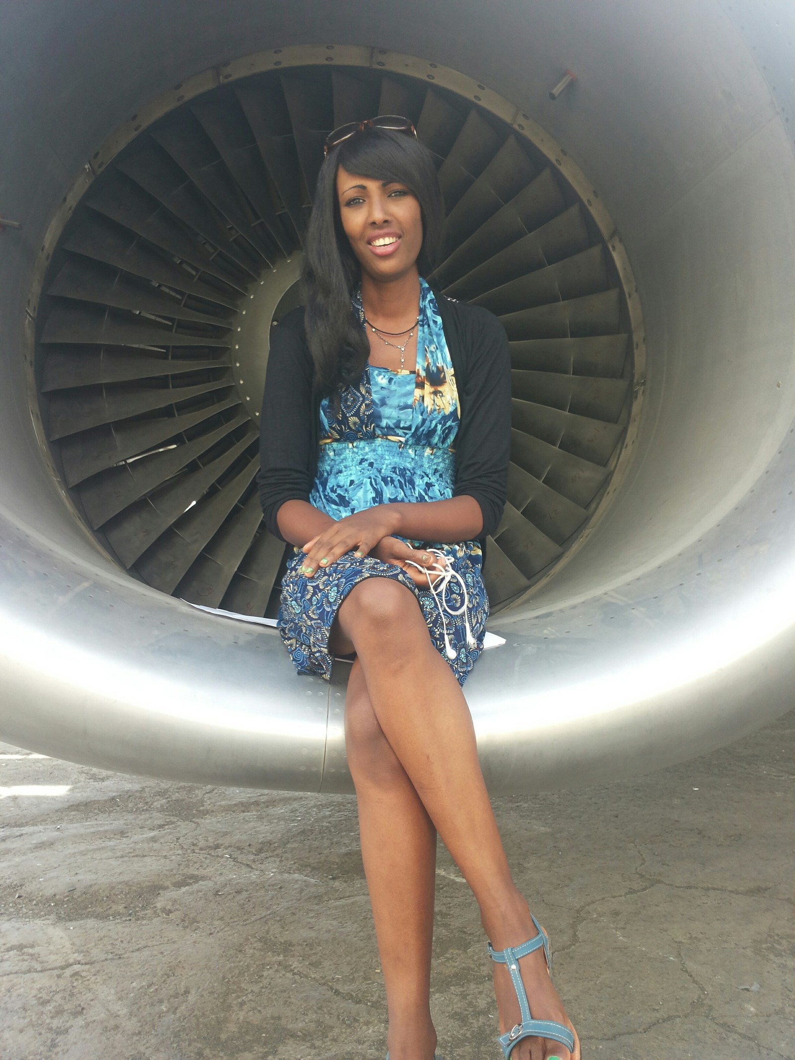 Girls and engine. - My, Aviation, Africa, Engine, Boeing-737, Longpost, Boeing 737